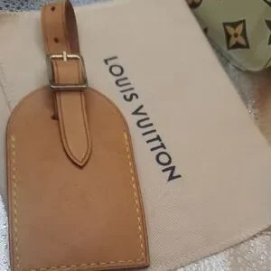 Louis Vuitton | Accessories | Louis Vuitton Tan Leather  display picture 3